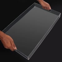 Priehľadný akrylový servírovací podnos Kurtzy s úchytkami – 50 x 30 cm – Extra veľký obdĺžnikový nepriepustný dekoratívny podnos na raňajky, kávu a jedlo 3