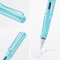Plniace pero Lamy Safari Aquasky s lešteným oceľovým hrotom, šírka stopy B, ergonomickou úchopovou zónou a modrou atramentovou bombičkou T10 2
