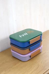 Detský desiatový box Lässig Little Gang Rainbow – bez BPA, s odnímateľnou priehradkou, zelený, 1 liter, 21x17x5 cm 6