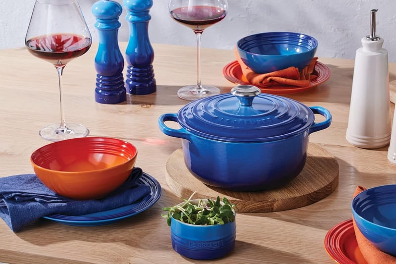 Le Creuset Signature 22 cm-es öntöttvas edény fedővel, 3,3 L, kék - 2-22 cm, azure
