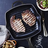 Le Creuset Signature öntöttvas grillserpenyő, négyzetes, 26 cm, minden tűzhelytípushoz incl. indukció, 2,86 kg, matt fekete 2