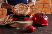 Le Creuset Signature liatinová nádoba na pečenie chleba, 24 cm, marseillská modrá 7