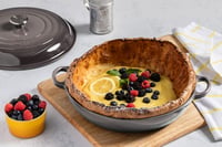 Okrúhly liatinový hrniec Le Creuset Signature Gourmet, 30 cm, 3,5 l, na všetky typy sporákov vrátane indukcie, sivá farba Flint 5