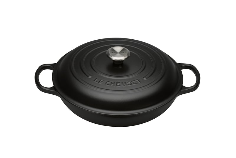 Le Creuset Signature okrugli lonac od lijevanog željeza, 30 cm, 3,5 l, mat crna, za sve vrste štednjaka, uključujući indukciju