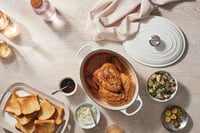 Liatinový pekáč Le Creuset Signature s pokrievkou, oválny, 29 cm, 4,7 l, na všetky typy sporákov vrátane indukcie, farba meringue (krémová) 5