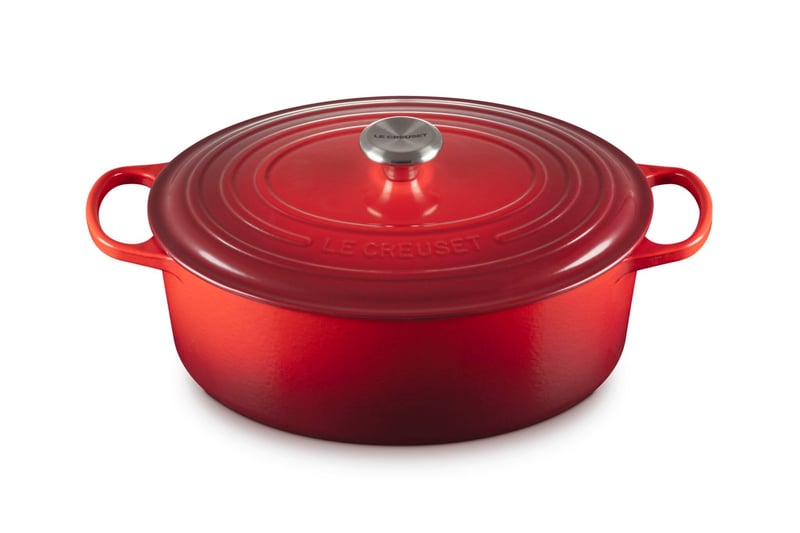 Liatinový kastról Le Creuset Signature s pokrievkou, oválny, 33 cm, 7,5 l, čerešňovo červený, vhodný na všetky typy sporákov vrátane indukcie