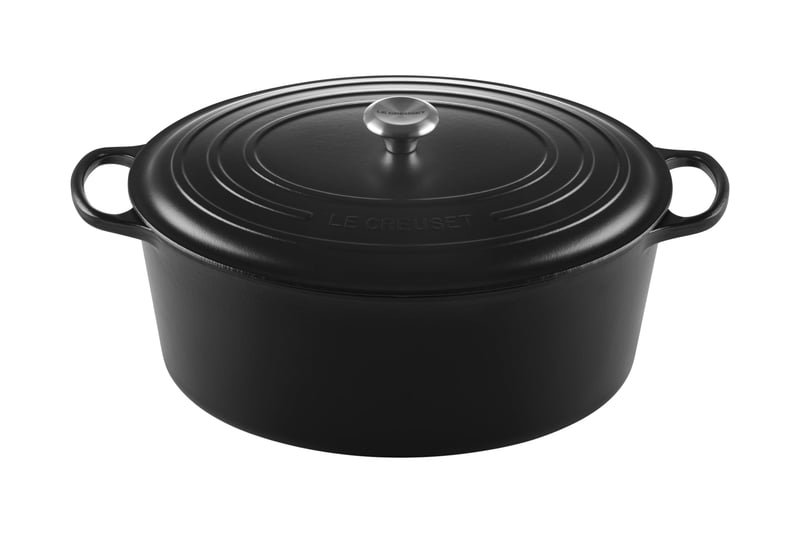 Oválny hrniec Le Creuset Signature zo smaltovanej liatiny s pokrievkou, 40 cm, 14,8 litra, matná čierna