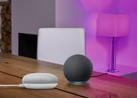 LEDVANCE Smart+ Matter LED žiarovka, E27, 9W, 806 lm, RGBW farebné a biele svetlo, dizajn Matt Frost, kompatibilná s Google, Alexa a Apple, aplikácia a 5