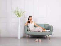 Podlahová váza Leewadee na kvety alebo pampovú trávu, výška 105 cm, biela, živica 2