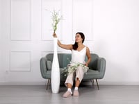 Podlahová váza Leewadee na kvety alebo pampovú trávu, výška 105 cm, biela, živica 4