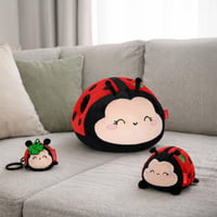 Plyšová hračka Legami Super Soft! Mini lienka – 14x15x12 cm, s menovkou na personalizáciu, samostatne stojaca 4