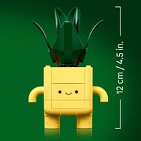 LEGO Botanicals Veselé rastliny 10349 – Dracéna a Pilea, umelé rastliny s farebnými kvetináčmi a vymeniteľnými výrazmi tváre, darček pre dievčatá 7