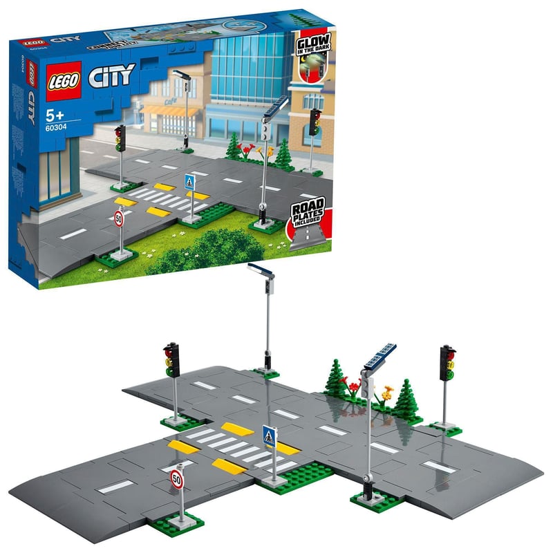 LEGO City 60304 Križovatka so svetelnou signalizáciou a dielikmi svietiacimi v tme, stavebnica