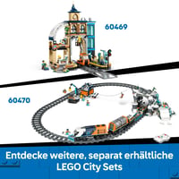 LEGO City Camion de Laborator Arctic 60471 - Vehicul de Explorare cu Direcție și Suspensie, Snowmobil, 5 Minifigurine și 3 Lupi 7