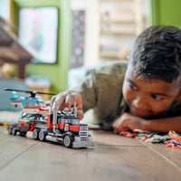 LEGO Creator 3 v 1 Plošinové nákladné auto s helikoptérou 31146 – Stavebnica prestaviteľná na lietadlo a cisternu, Hot Rod a SUV, pre deti od 7 rokov 9