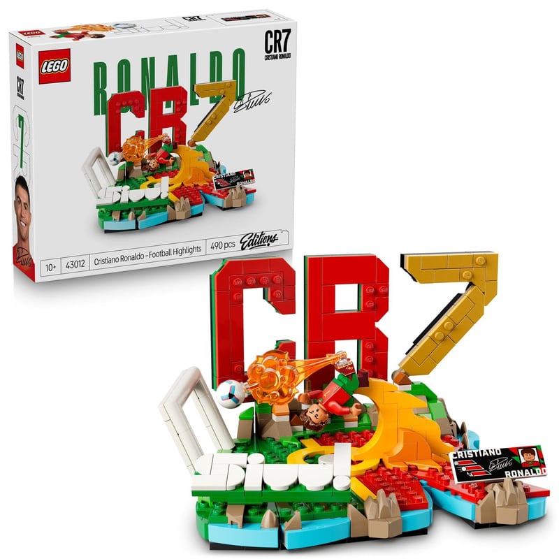 Stavebnica LEGO Futbalové momenty Cristiana Ronalda s minifigúrkou 43012 – od 10 rokov