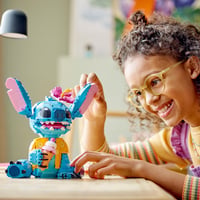 LEGO Disney Stitch 43249 építőjáték figura fagylalttölcsérrel és dekoratív virággal - Lilo és Stitch rajongóknak, gyerekeknek 9 éves kortól 9