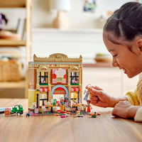 LEGO Friends Étterem és Főzőiskola Játékszett 8+ Éveseknek - Kreatív Szerepjáték 896 Elemmel, Fejlesztő Építőjáték Gyerekeknek

AI: LEGO Fri 10