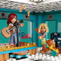 LEGO Friends Heartlake City Közösségi Központ - 5 emeletes kreatív építőjáték 6 minifigurával és kutyával - 9+ éves gyerekeknek - 1513 db -  2