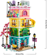 LEGO Friends Heartlake City Közösségi Központ - 5 emeletes kreatív építőjáték 6 minifigurával és kutyával - 9+ éves gyerekeknek - 1513 db -  9