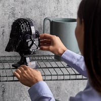 LEGO Star Wars Darth Vaderova prilba 75304 – Stavebnica pre dospelých, 834 dielikov, zberateľský model, tip na darček 9