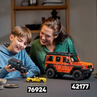 LEGO Technic Mercedes-Benz G 500 Professional Line építőkészlet, luxus terepjáró modell felnőtteknek, 2891 darabos G-osztályú gyűjtői autó 7