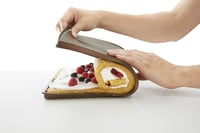 Silikónová podložka na pečenie Lékué Roll Mat, 40x30 cm, hnedá, forma na roládu 5