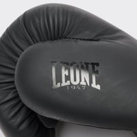 Boxerské rukavice Leone 1947 Striker GN059 Unisex čierne 12 oz tréningové rukavice pre dospelých 6