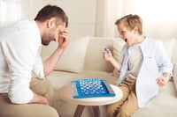 Elektronická šachová súprava Lexibook ChessLight LCG3000 s dotykovou plochou, svetelnými a zvukovými efektmi, 64 úrovňami obtiažnosti, 32 figúrkami, modrá 5