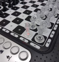 Lexibook Chessman FX Elektronikus Sakk Játék Érintésérzékeny Billentyűzettel, 64 Nehézségi Szinttel, Fény- és Hangeffektusokkal, 7+ Éves Kor 4