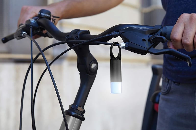 Lexon Nomady Flash LED figyelmeztető lámpa arany karabinerrel