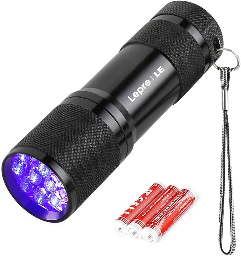 Lighting EVER UV Zseblámpa 9 LED 395nm - Ultraibolya Elemlámpa Kisállat Vizelet, Folt és Poloska Felderítéshez - Alumínium Ház, 3 AAA Elemme