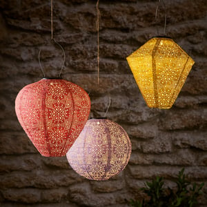 Lights4fun marocká solárna súprava lampiónov 3 ks, fialová, žltá, ružová, LED solárne osvetlenie, vonkajšie, teplá biela, IP44, materiál Tyvek, vodoodolné, do záhrady, na balkón, terasa