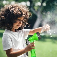 LINGKY Flexibilis Kerti Locsolótömlő 7,5m - Nyújtható Öntözőcső 7 Funkciós Szórófejjel, Kertöntözéshez, Autómosáshoz, Kisállatfürdetéshez, Z 6