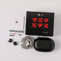 Slúchadlá LINSOUL SIMGOT EW300 HBB Edition s hybridným meničom 1DD+1Planar+1PZT, vymeniteľné dýzy, postriebrený OFC kábel, káblové IEM 8