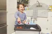 Interaktívna detská kuchynka Little Tikes First Sink & Stove so zvukovými efektmi 4