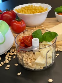 Elektrický mini sekáčik Livington 3 Seconds Chopper – bezdrôtový, USB nabíjanie, čepele z nehrdzavejúcej ocele – kávovo hnedý 3