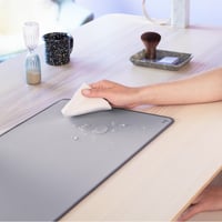 Podložka na stôl Logitech Desk Mat Studio Series 30x70 cm sivá, protišmyková, vodoodolná, veľká kancelárska podložka pod myš 3