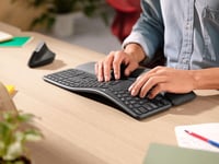 Bezdrôtová ergonomická klávesnica Logitech ERGO K860, delený dizajn, s opierkou na zápästie, Bluetooth a USB, Windows a Mac, QWERTZ 3