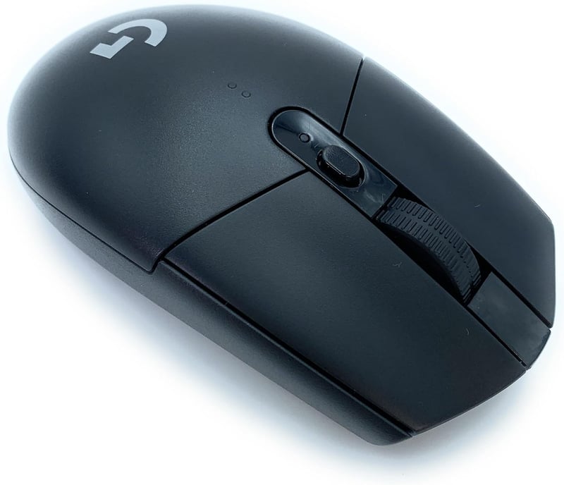 Logitech G305 LIGHT SPEED Wireless Gaming Egér 12000 DPI, 250 Óra Akkumulátor - black