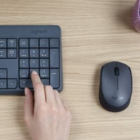 Bezdrôtová súprava klávesnice a myši Logitech MK235 pre Windows PC, 2,4 GHz, Unifying Nano USB prijímač, dosah 10 m, výdrž batérie 3 roky 8