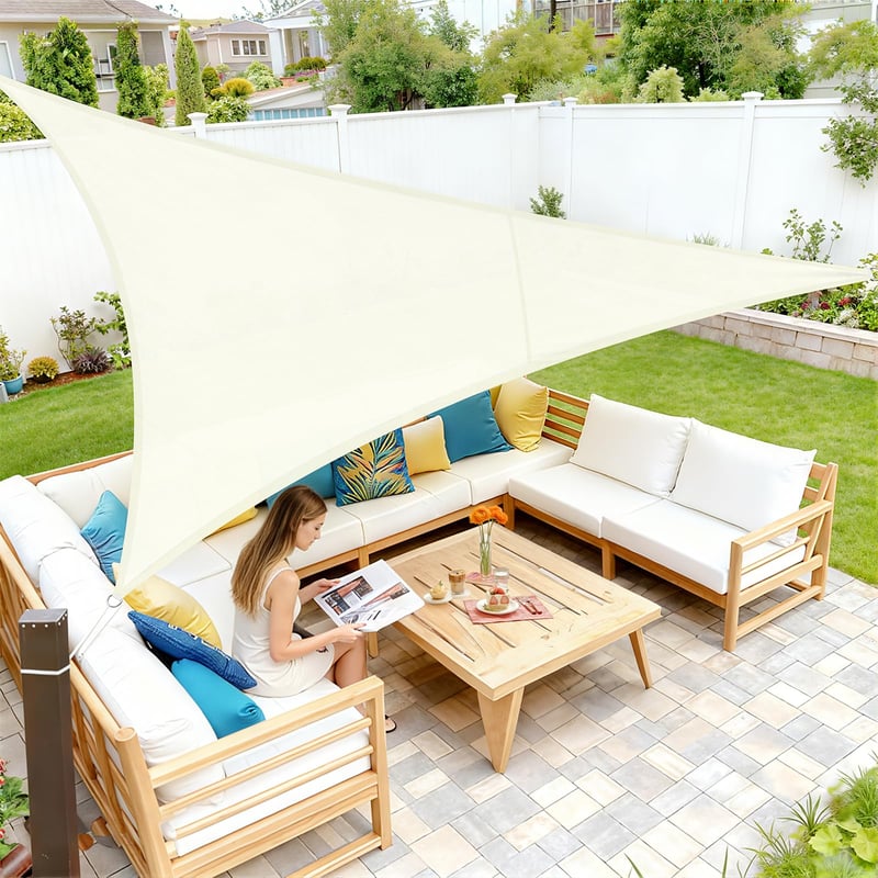 Trojuholníková tieniaca plachta LOVE STORY 2x2x2 m, vodoodolná krémová strieška, 95% ochrana pred UV žiarením, vhodná na terasu, do záhrady, na párty a vonkajšie akcie