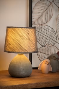 Stolná lampa Lucide RAMZI – Sivá – Ø 18 cm – Pätica E14 – Teplé biele svetlo – Nočná lampa 5