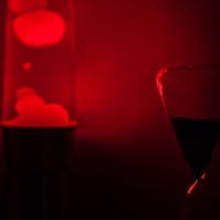 Láva lampa LED Lunivers - retro štýl 70. rokov, žlto-červená farba, veľkosť žiarovky A17 3