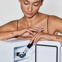 LVLY kozmetikai hűtő mini készülék kozmetikai golyókkal sminkeknek és bőrápolóknak 2