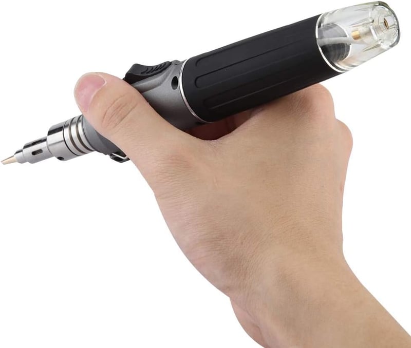 MAGT HS-1115K Bután Gázos Forrasztópáka Készlet - 10 az 1-ben Hordozható Vezeték Nélküli Forrasztó Pisztoly Átlátszó Tartállyal Elektronikai