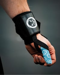 Bandă adezivă pentru haltere Mammal Strength 2.0 Hook Grip Tape – pachet de 3 bucăți, 5 m x 3 cm, fără plastic, bandă premium pentru degetul mare, elastică și ușor de rupt 3