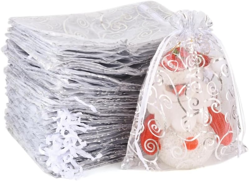 MAOOY 100 db Arany Organza Ajándéktasak 17x23 cm - Ékszertasak Húzózsinórral Esküvőre, Születésnapra - Újrahasználható Díszzacskó Mintával