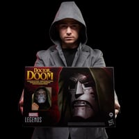 Prémiová prilba Marvel Legends Series Doctor Doom – Interaktívny doplnok ku kostýmu pre fanúšikov Marvelu a deti od 14 rokov 9
