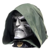 Prémiová prilba Marvel Legends Series Doctor Doom – Interaktívny doplnok ku kostýmu pre fanúšikov Marvelu a deti od 14 rokov 4